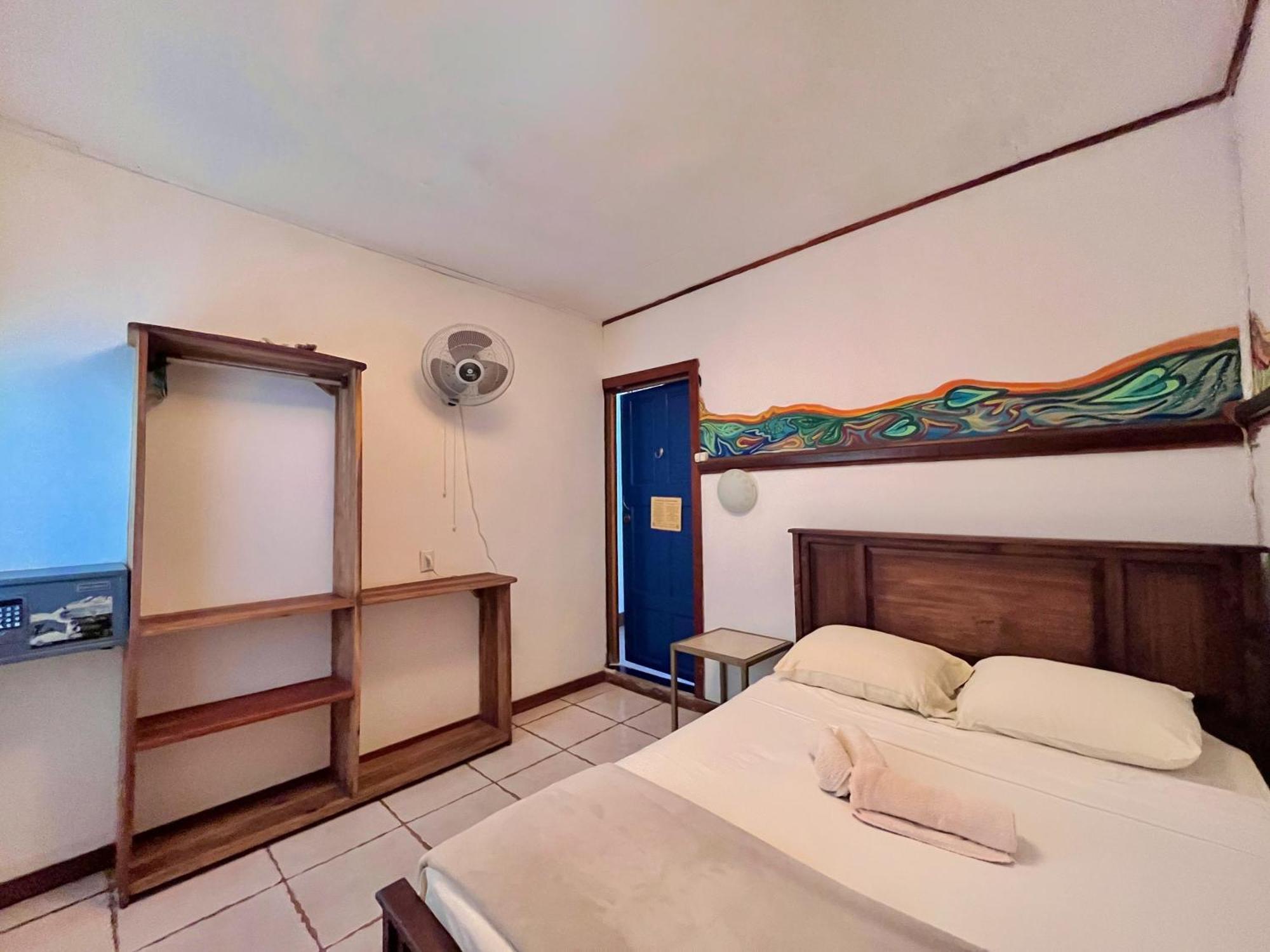Cabinas Jacaranda Puerto Viejo de Talamanca Exterior foto